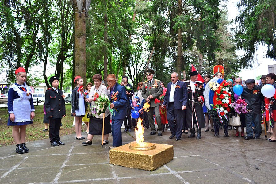 9 мая 2018г., в станице Кардоникской прошел митинг, посвященный 73-й годовщине Победы в ВОВ